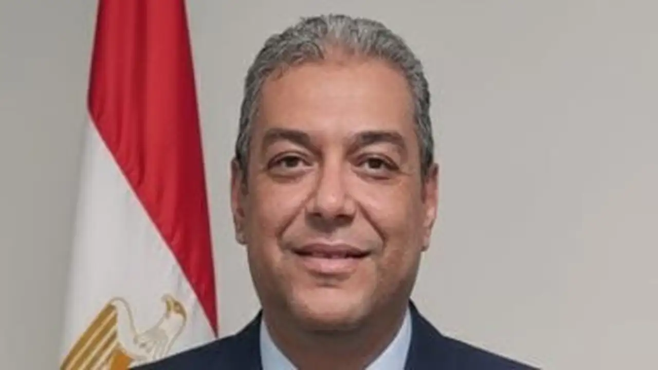 اللواء عمرو الشرقاوي يكشف مخاطر استخدام شبكات واي فاي المقاهي العامة في اختراق الهواتف